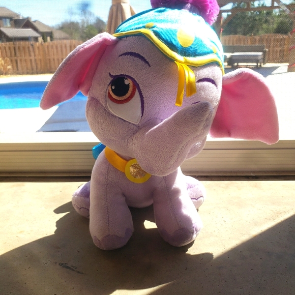 Gently Used, Disney Store Aladdin Jasmine Taj Elephant Palace Pet Plush - Picture 1 of 9